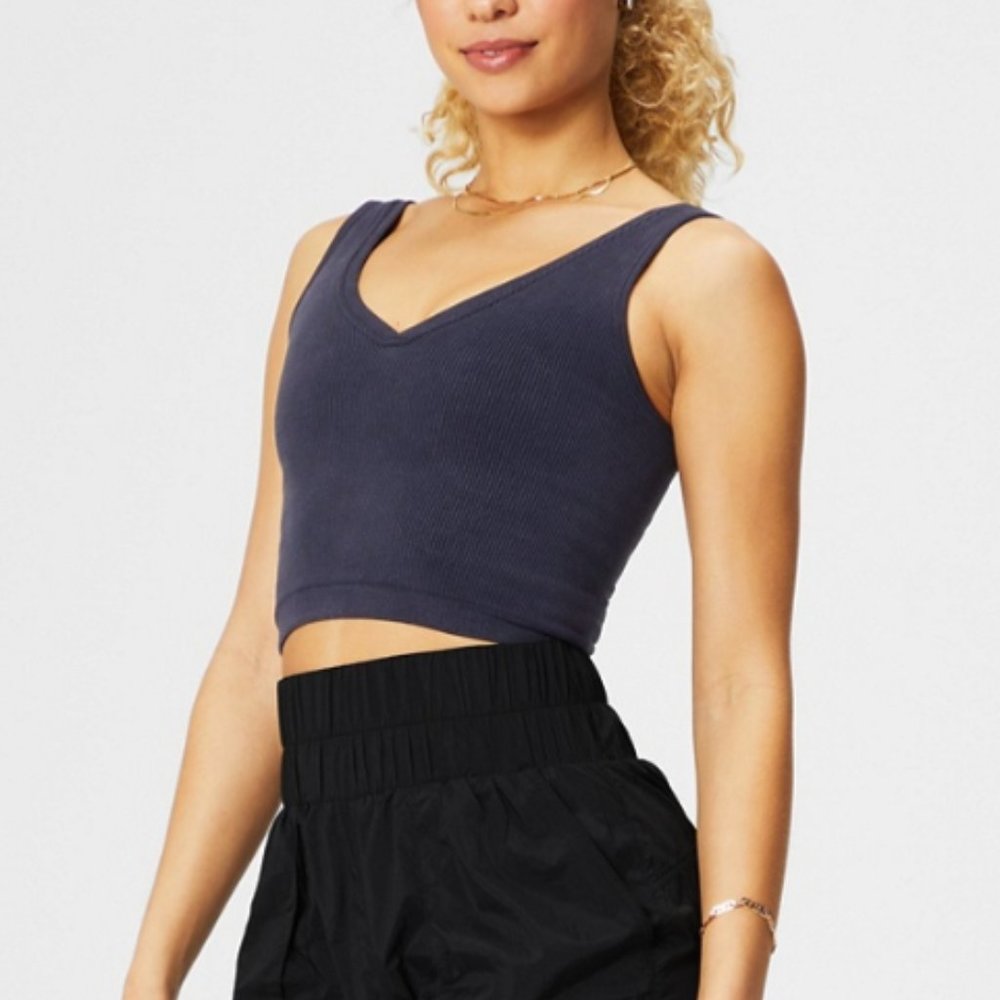 New Unworn - Fabletics Cloud Seamless V-Neck Crop Tank - Size Medium